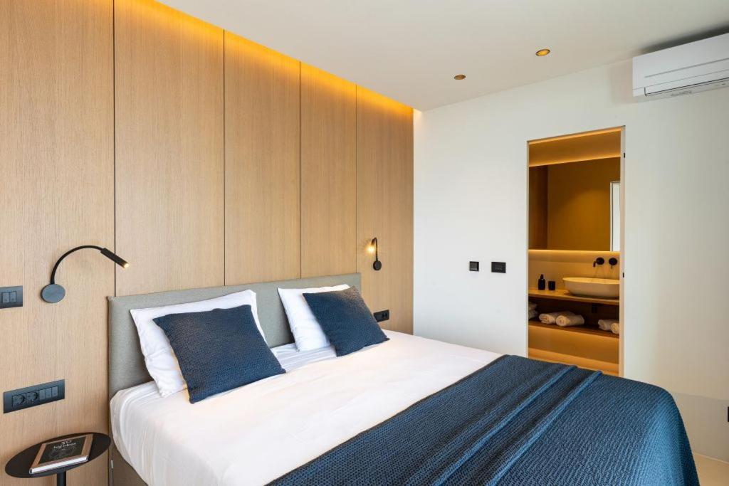 Modern In With Infinity Rooftop Pool Dubrovnik