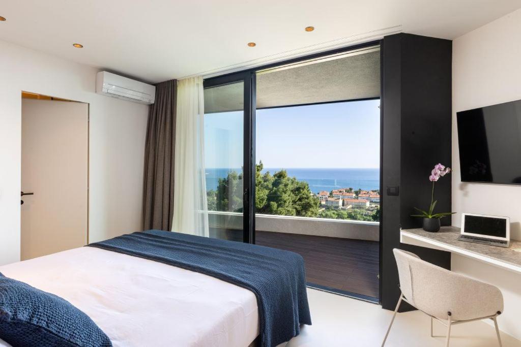 Vila Modern In With Infinity Rooftop Pool